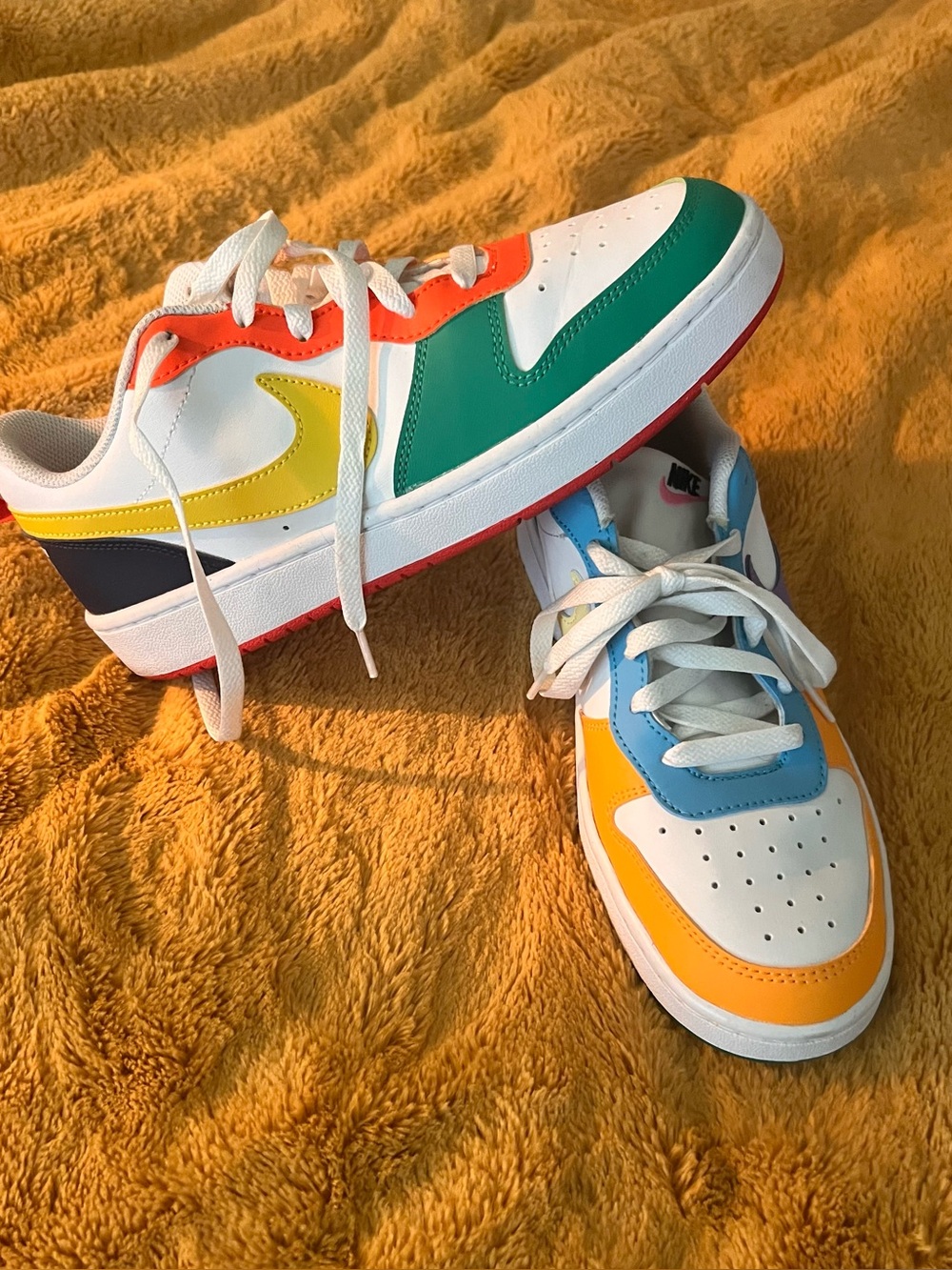 Nike Kids Low-Top Sneakers in White with Multicolor Panels
